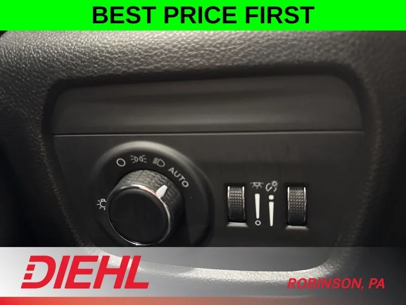 New 2026 Velvet Red Pearl-Coat Exterior Paint Jeep Laredo X image 23