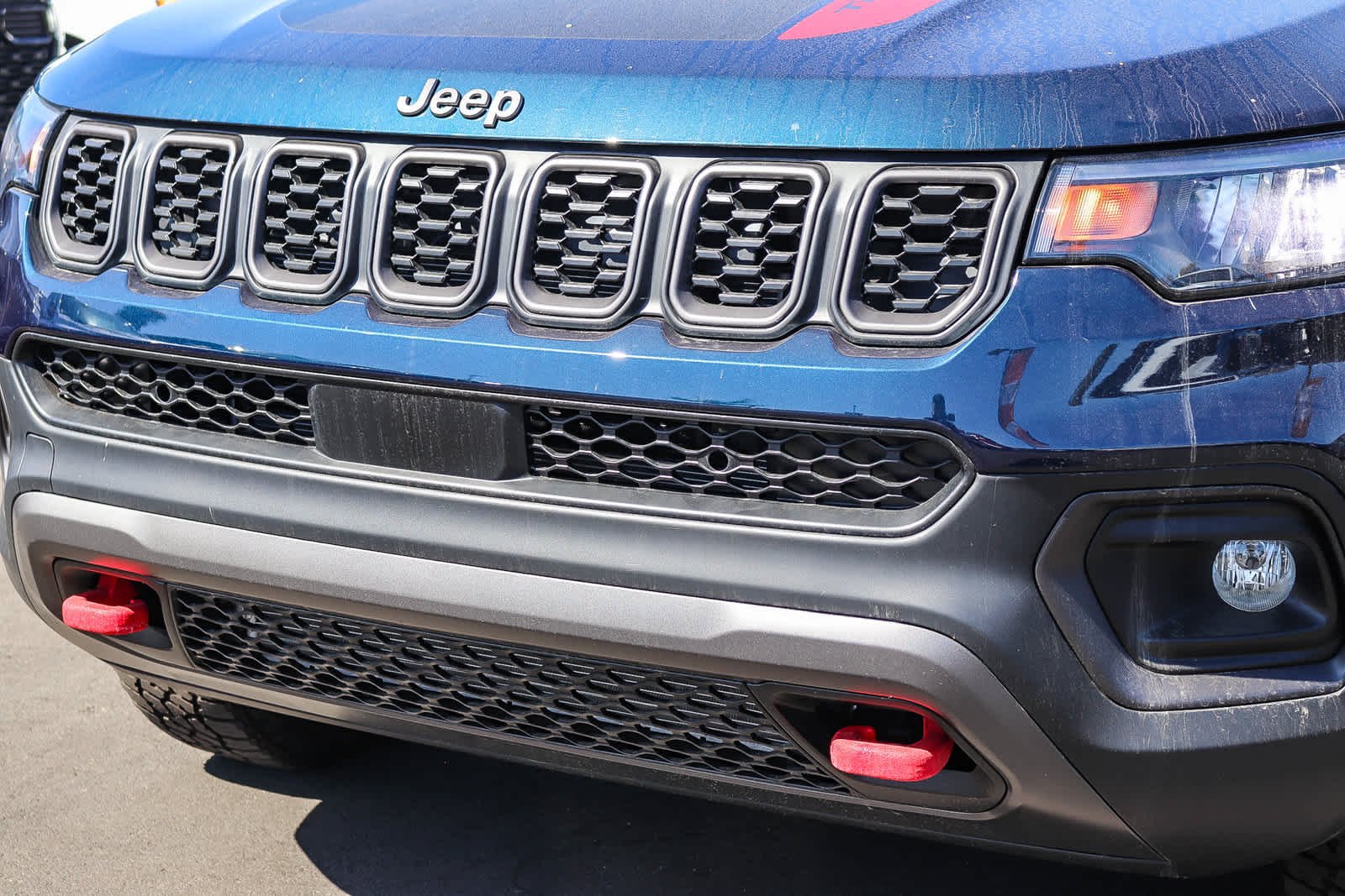 New 2026 Fathom Blue Pearl-Coat Exterior Paint Jeep Trailhawk image 9