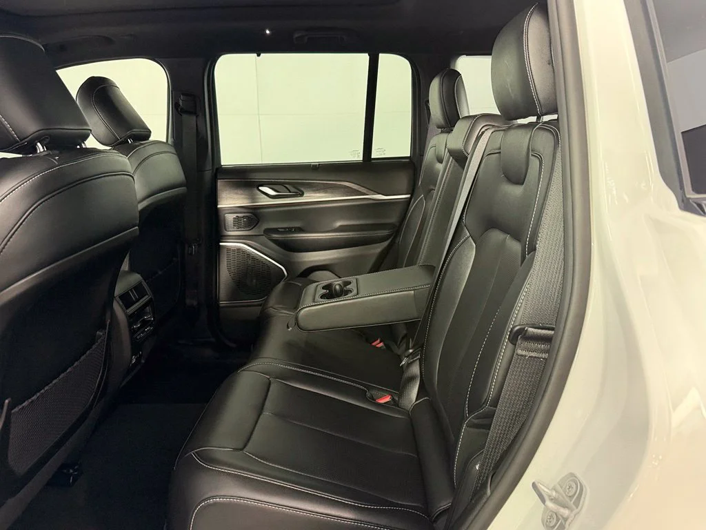 Used 2024 White Jeep 4xe image 18