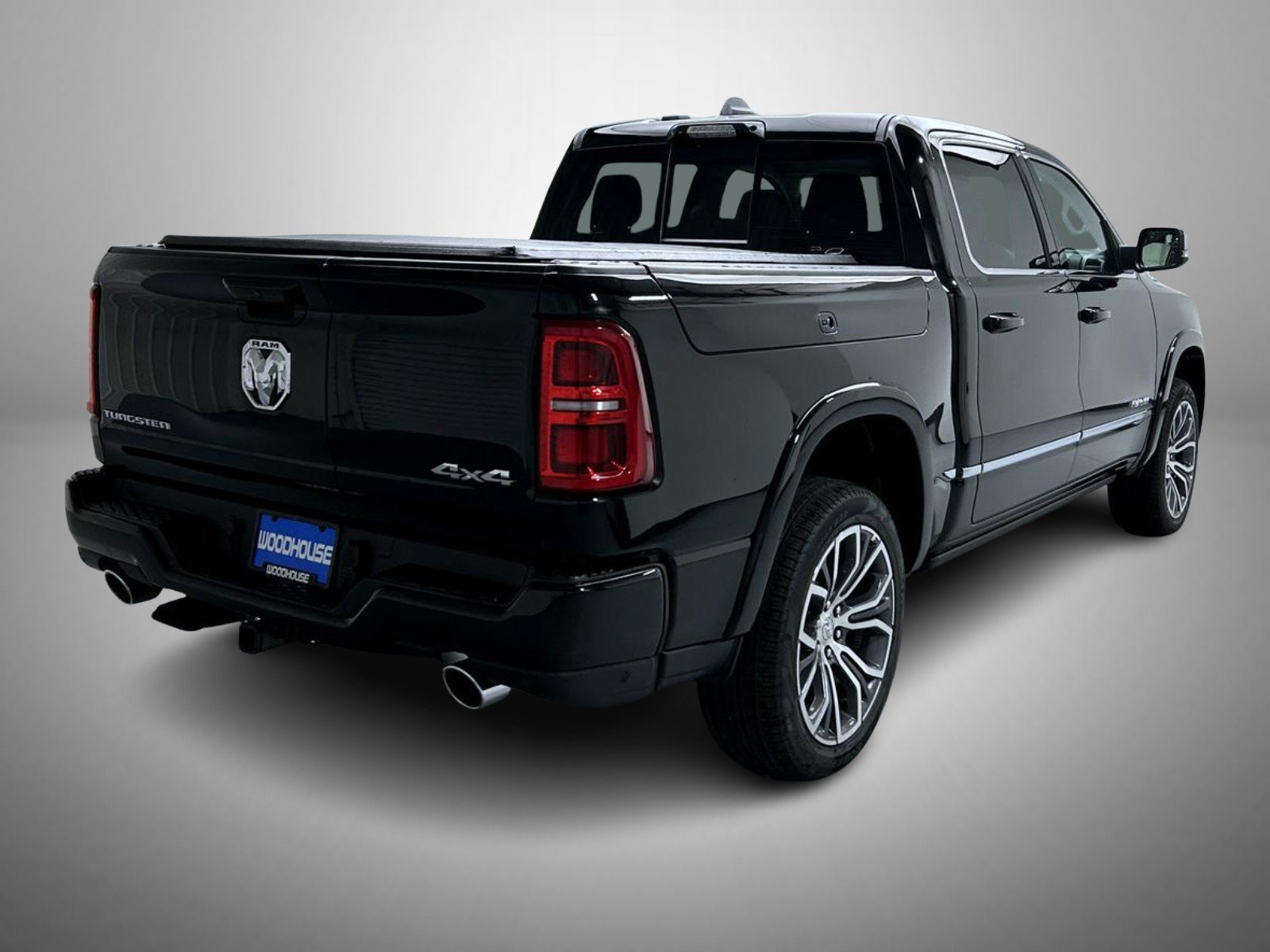 New 2027 Diamond Black Crystal Pearl-Coat Exterior Paint RAM Tungsten image 5