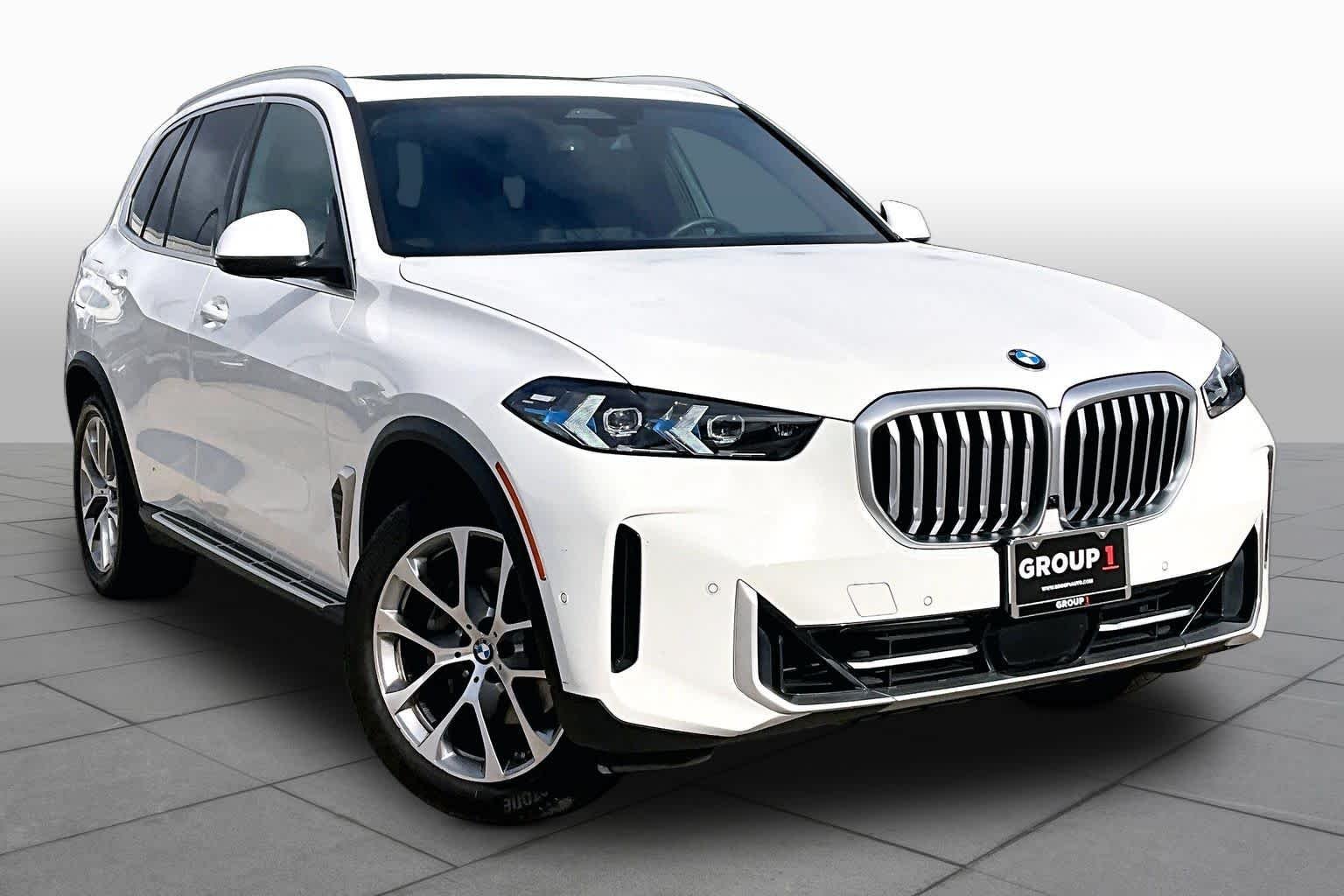 Used 2026 Alpine White BMW sDrive40i image 3