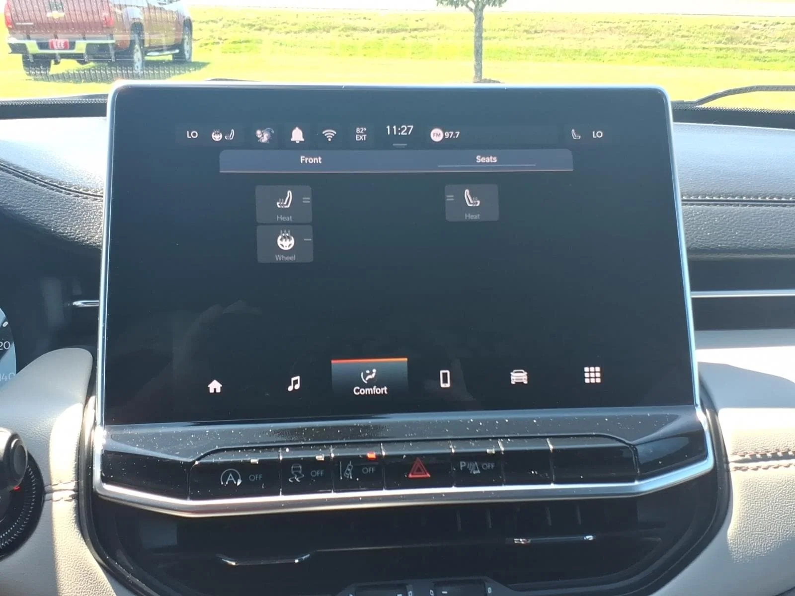 Used 2025 Silver Jeep Limited image 18