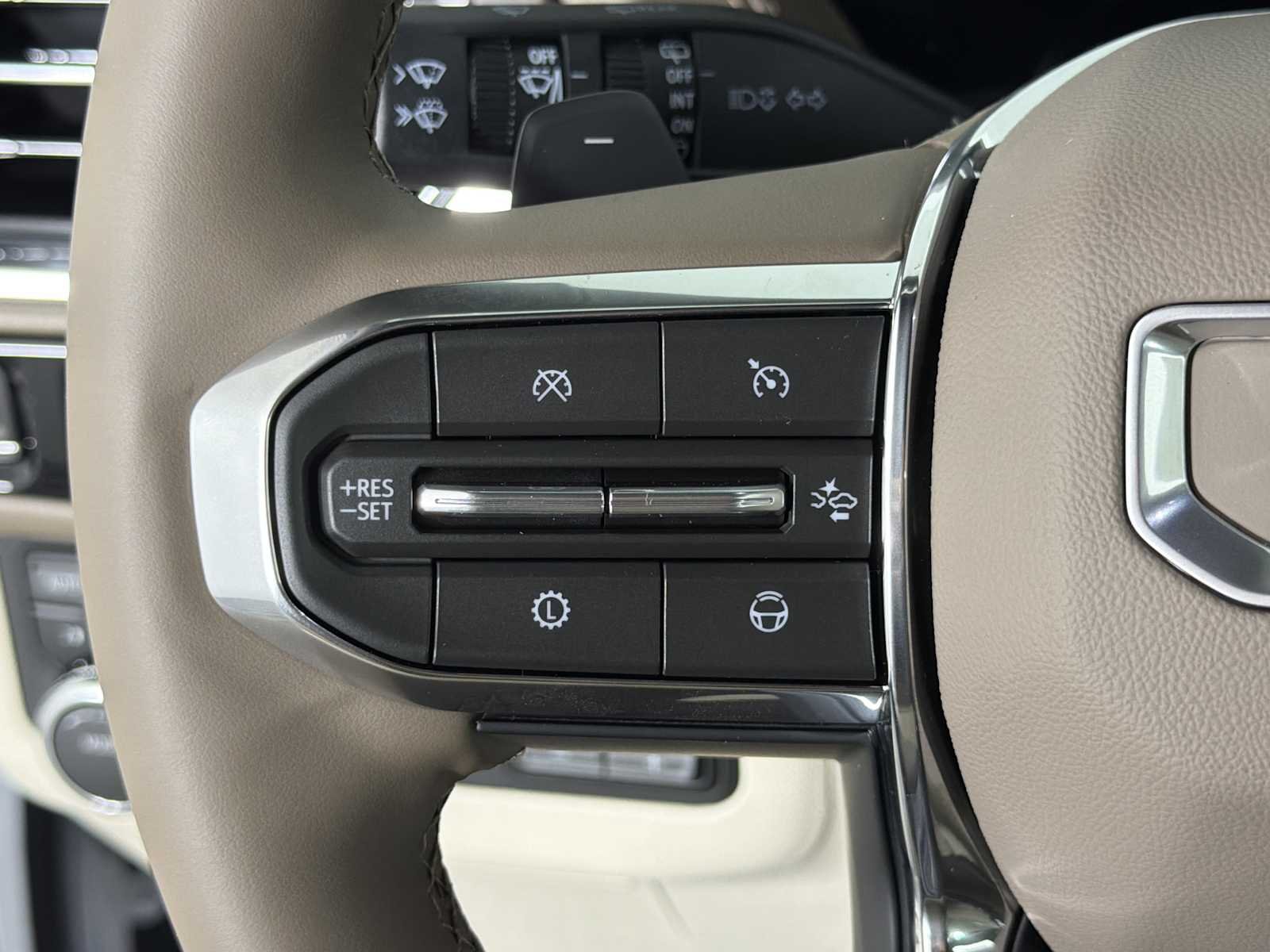 2026 GMC Yukon XL Denali - Photo 29