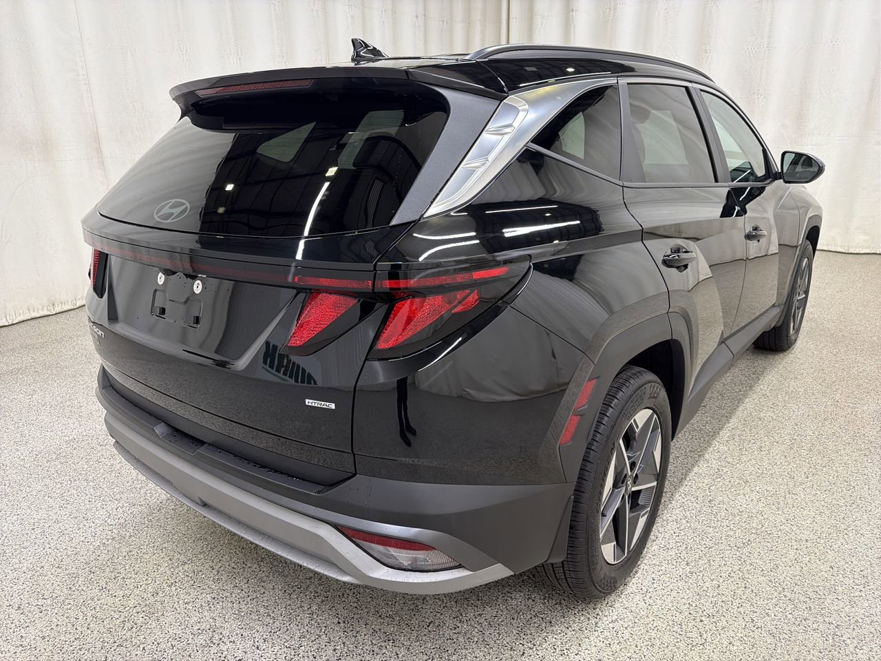 Certified Used 2025 Phantom Black Hyundai SEL image 8