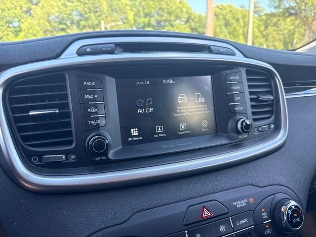 Used 2017 Red Kia LX image 14