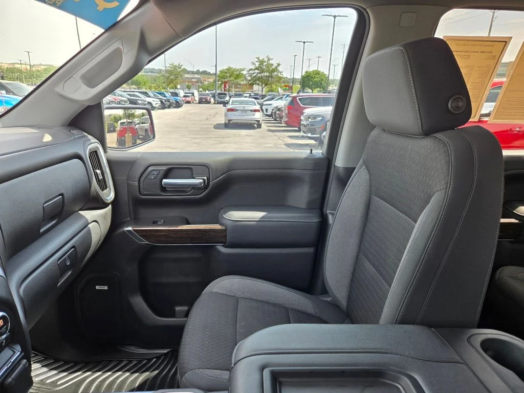 Used 2021 Red GMC Elevation image 26