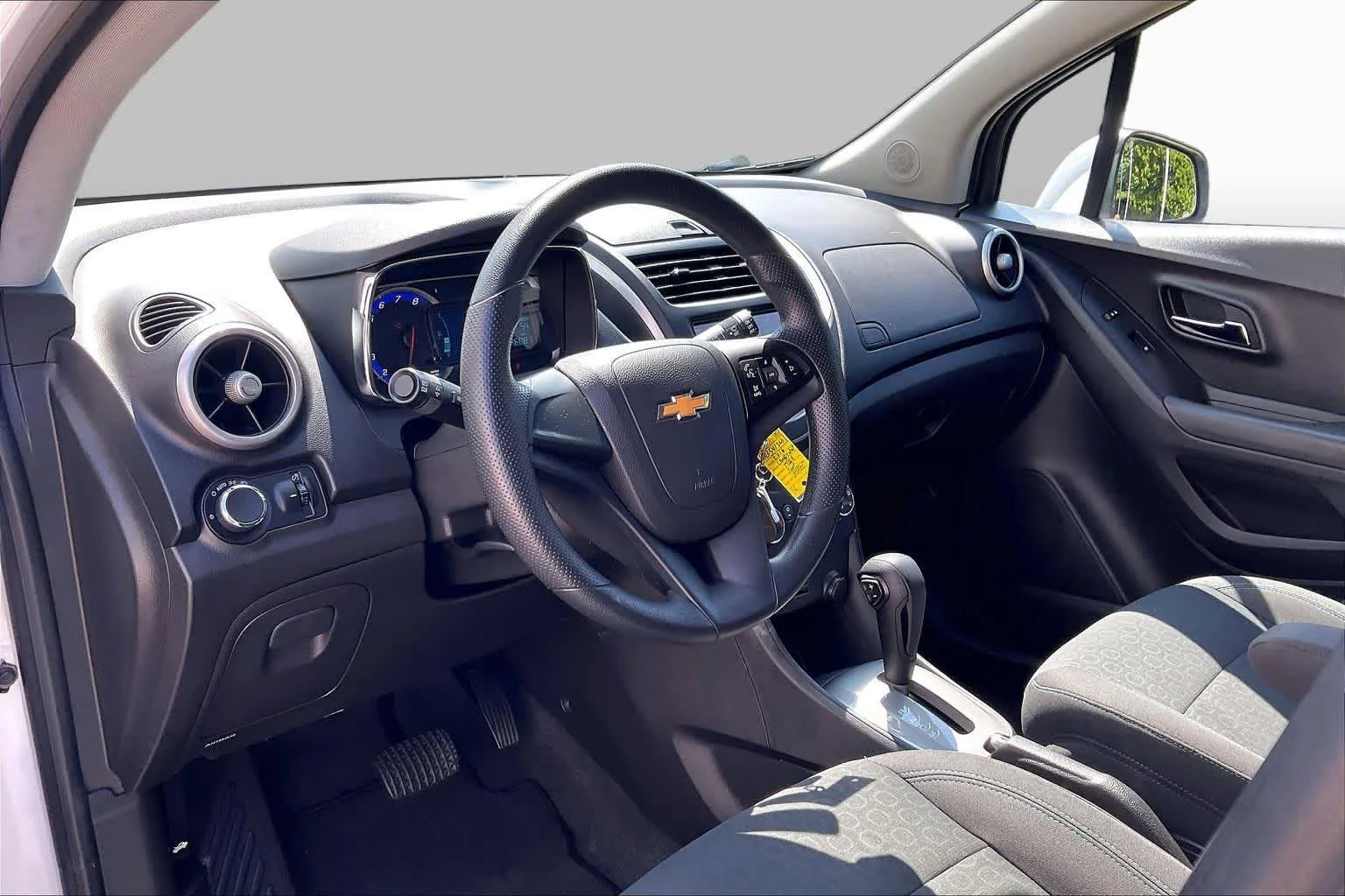 Used 2016 Silver Ice Metallic Chevrolet LS image 15