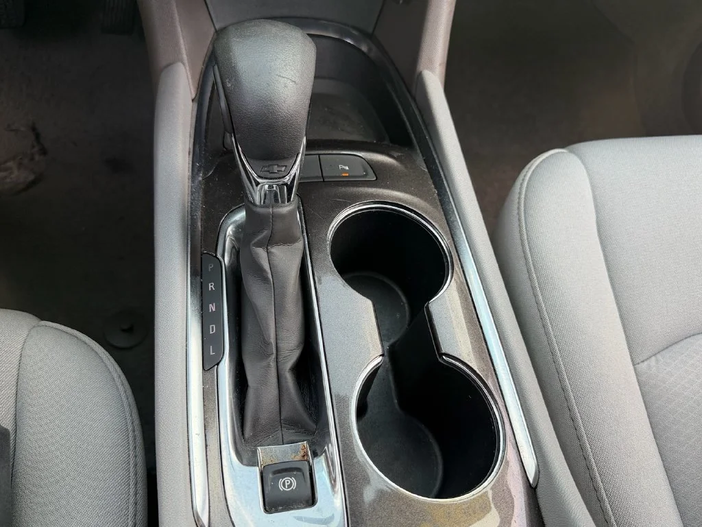 Used 2024 White Chevrolet LT image 23