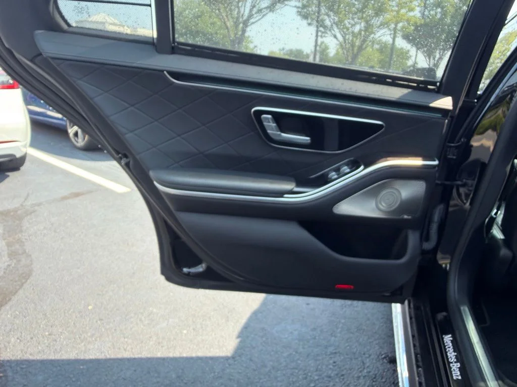 Used 2021 Black Mercedes-Benz S 580 image 28