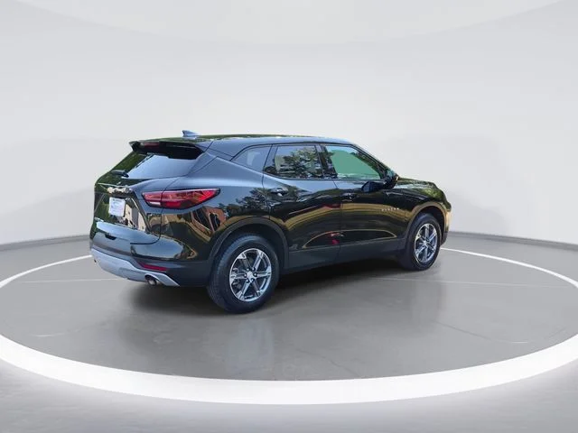 Used 2025 Black Chevrolet LT image 8