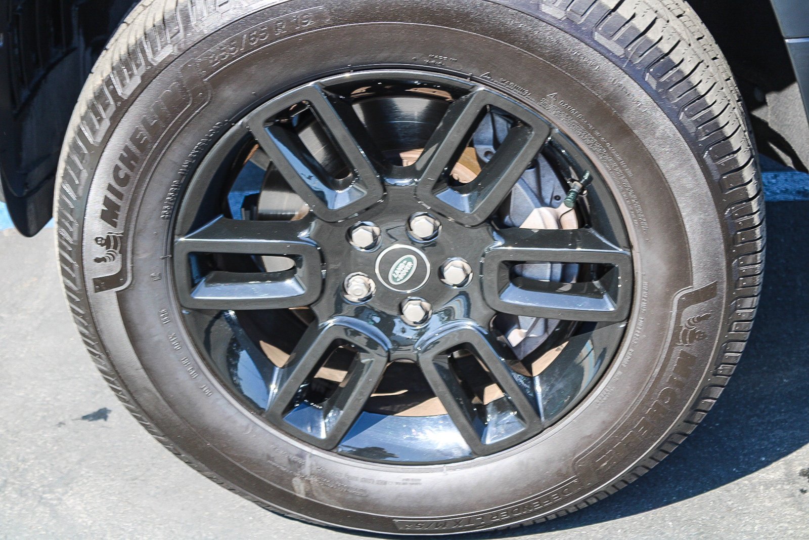 Used 2023 Eiger Gray Metallic Land Rover S image 12