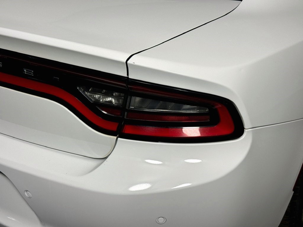 Used 2022 White Knuckle Clearcoat Dodge SXT image 30