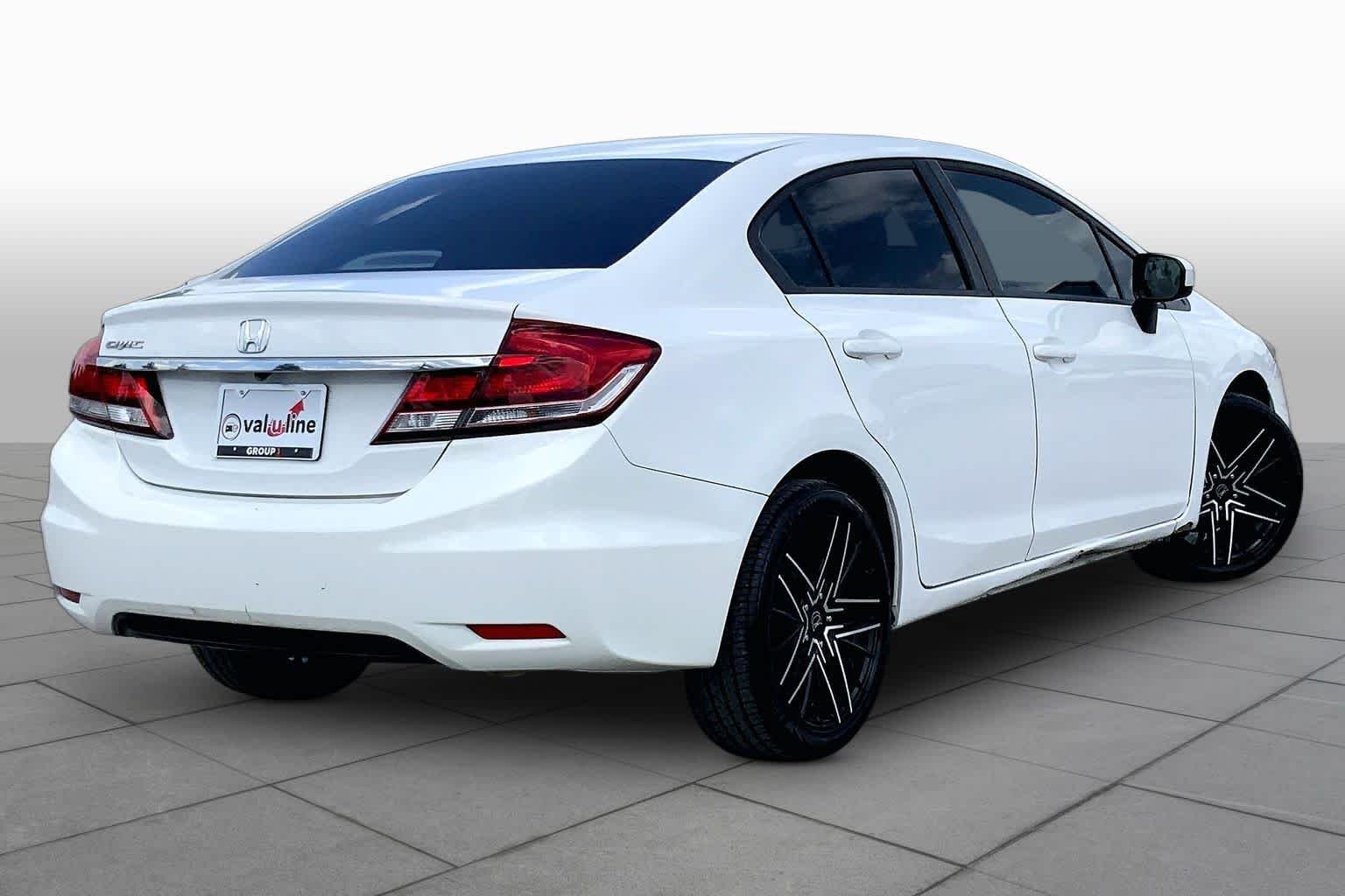 Used 2015 Taffeta White Honda LX image 13