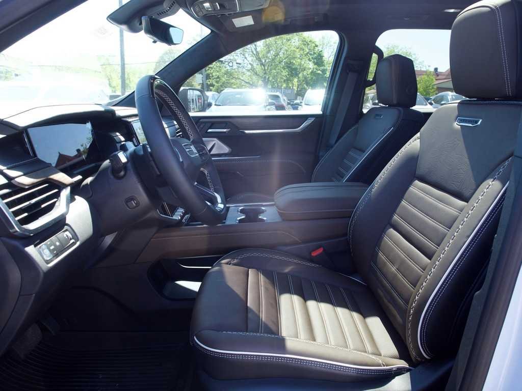 2026 GMC Acadia Denali Ultimate - Photo 10