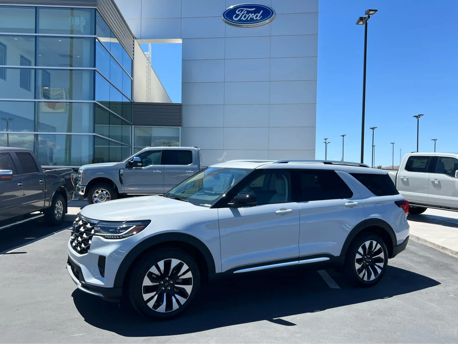 2026 Ford Explorer Platinum 4WD's photo