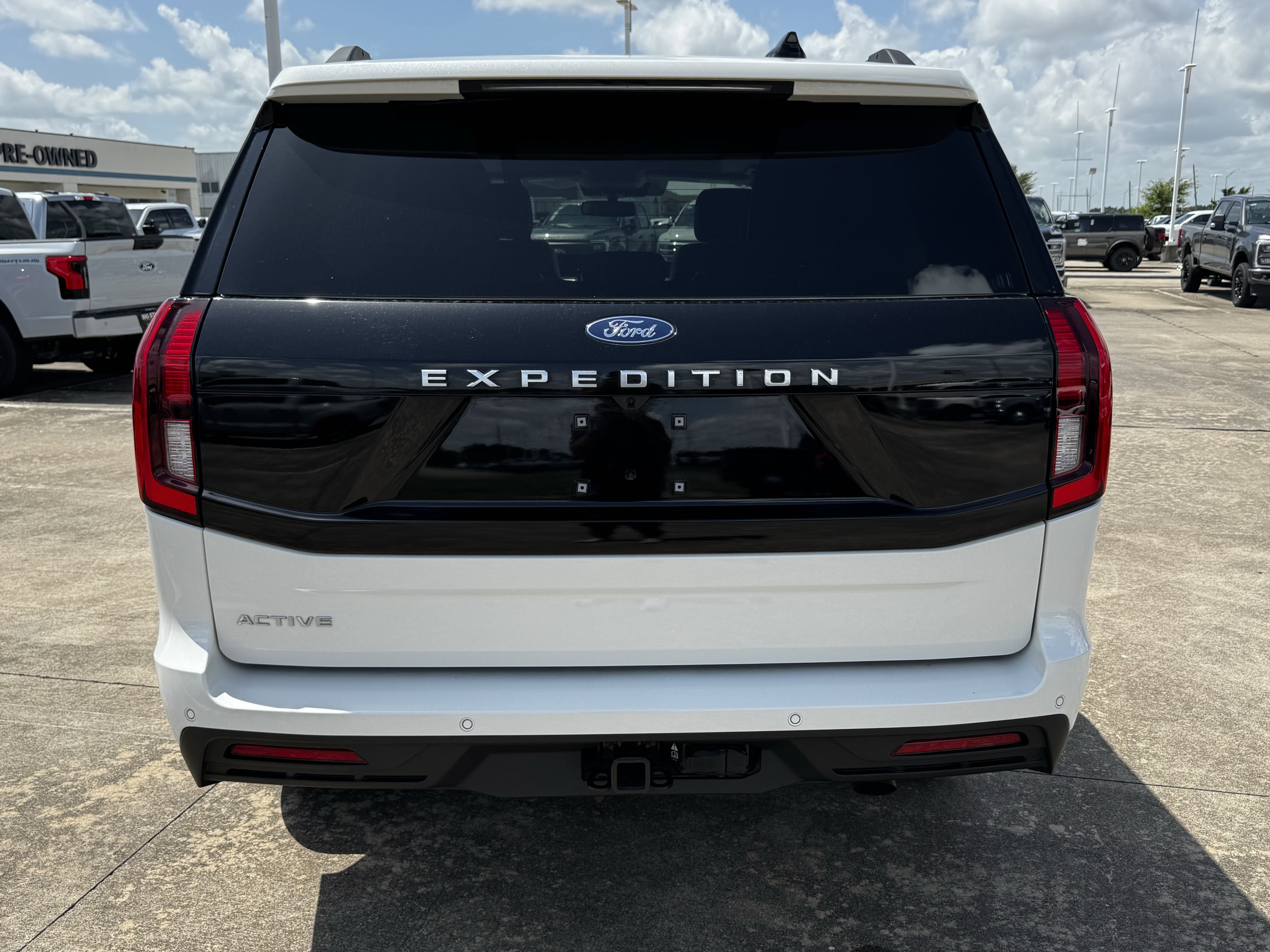New 2026 Star White Metallic Tri-Coat Ford Active image 8