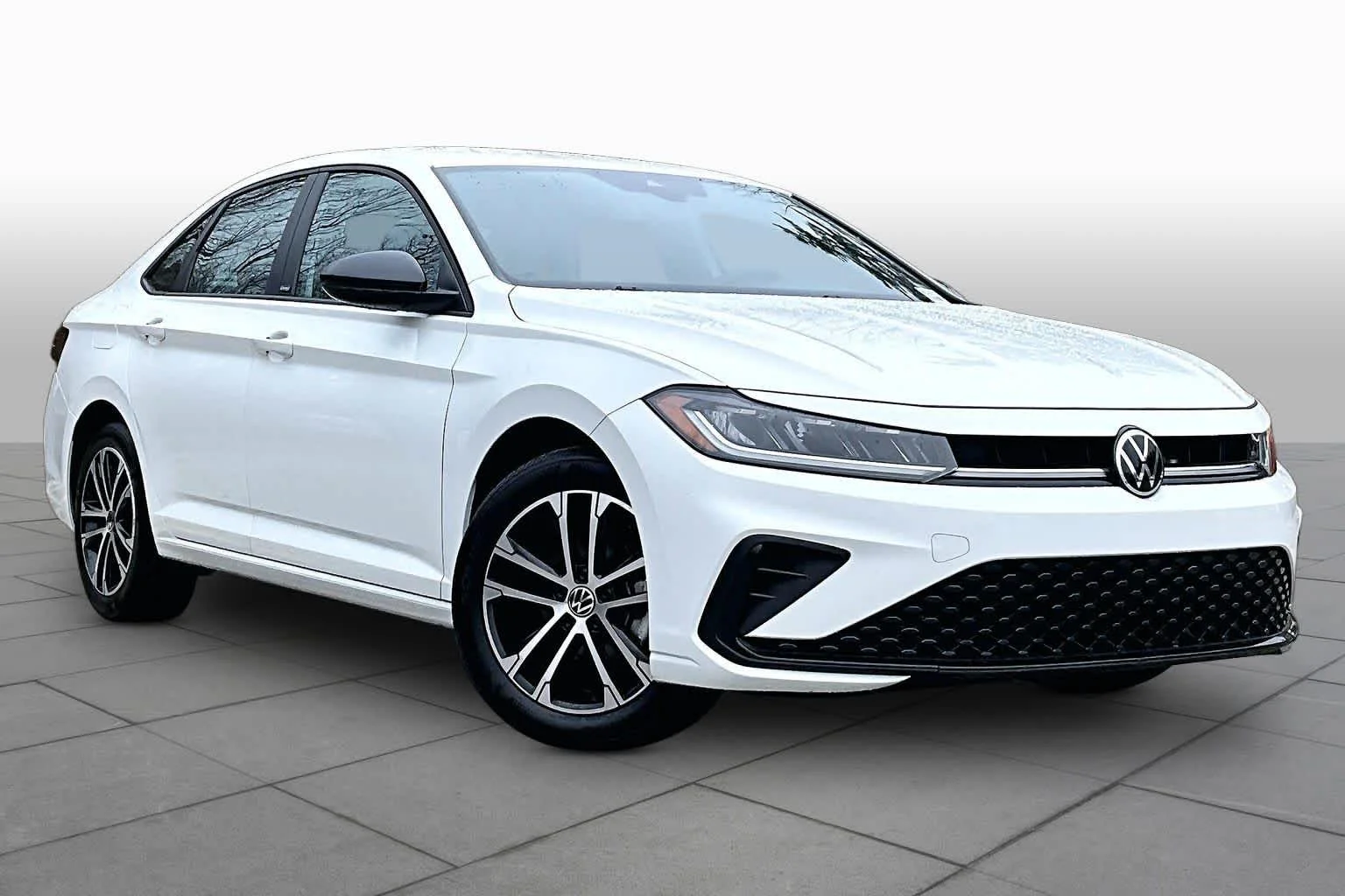 Used 2025 Pure White Volkswagen Sport image 3