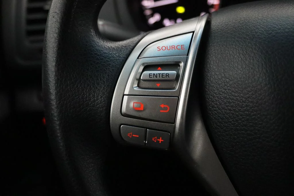 Used 2015 Black Nissan 2.5 S image 19
