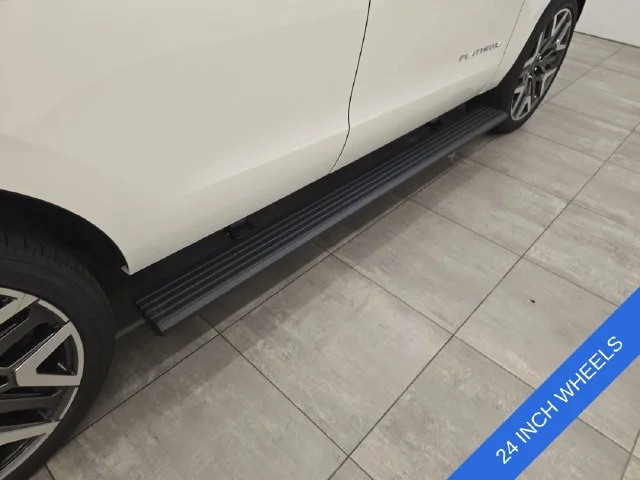 New 2027 Star White Metallic Tri-Coat Ford Platinum image 13