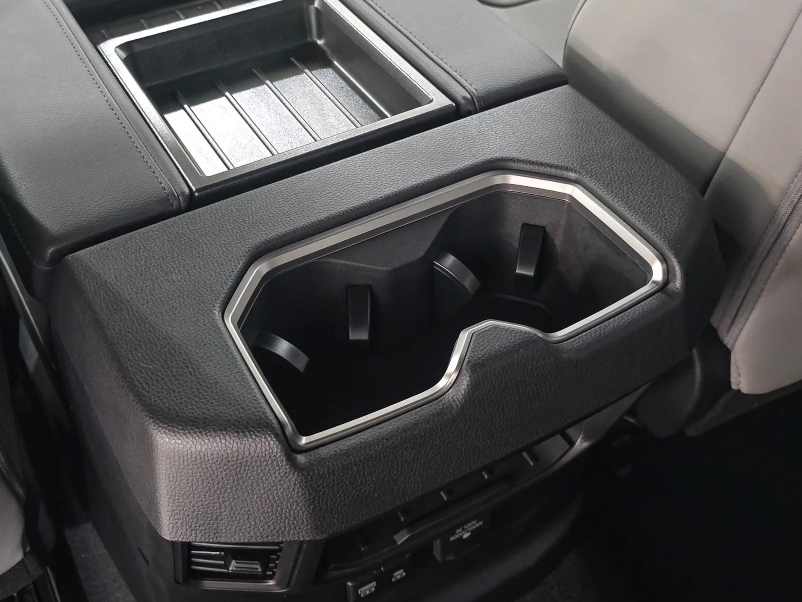 2026 Toyota Tundra SR5 - Photo 23