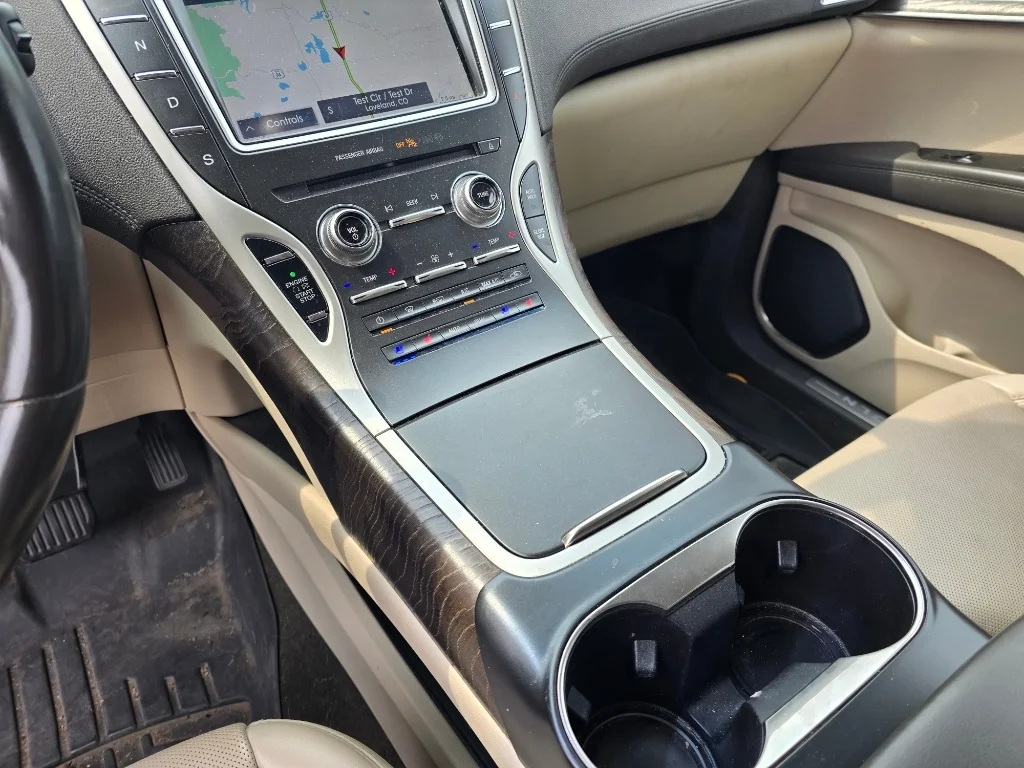 Used 2019 Blue Diamond Metallic Lincoln Reserve image 19