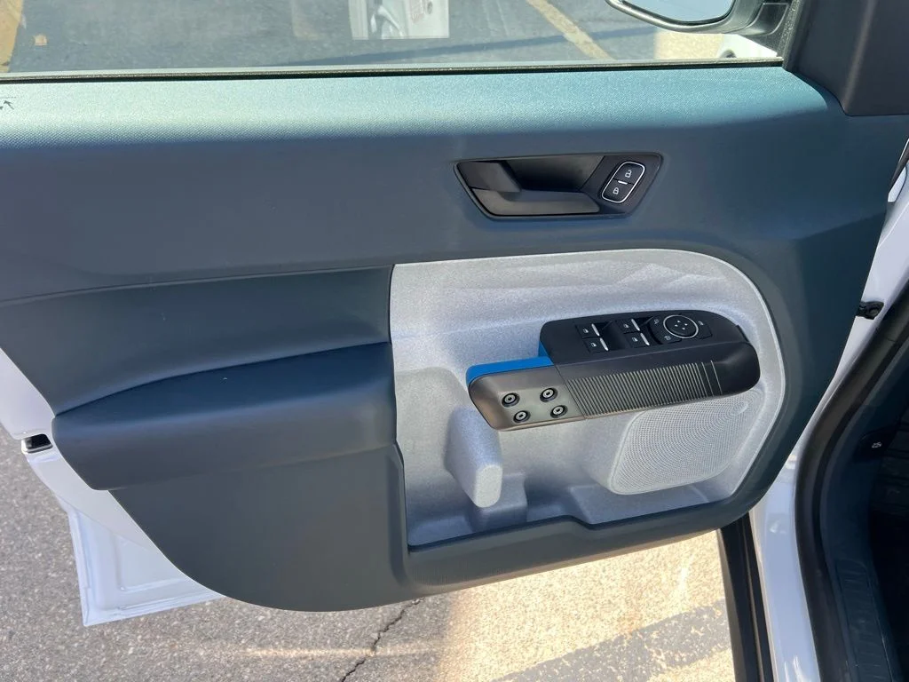 New 2026 Oxford White Ford XLT image 9