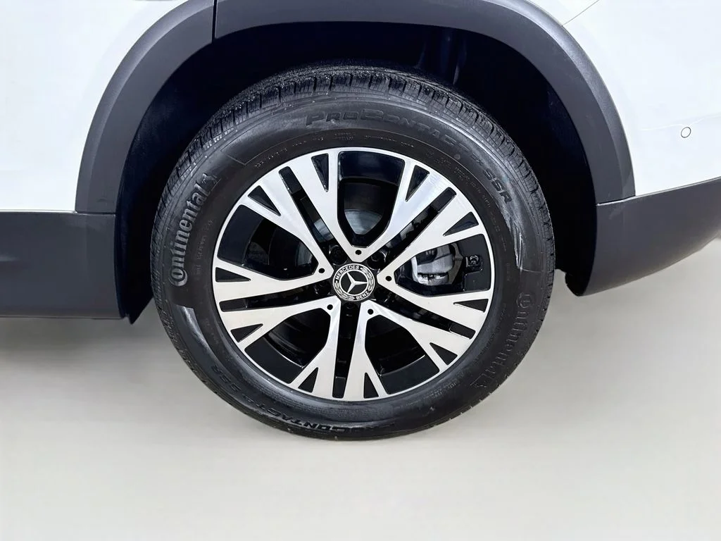 Used 2024 White Mercedes-Benz GLB 250 image 30