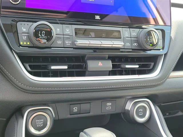 New 2026 Wind Chill Pearl Toyota Platinum image 27