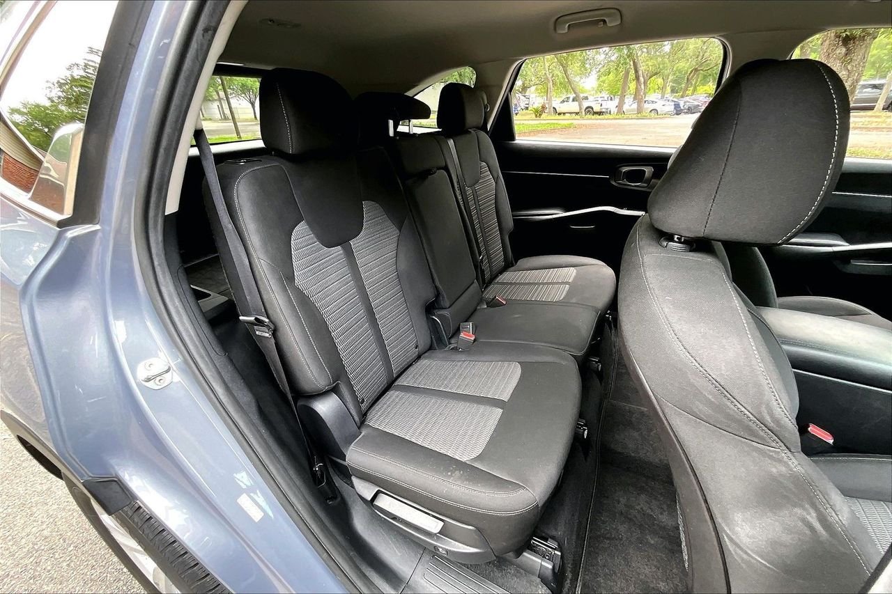 Used 2022 Silver Kia LX image 21