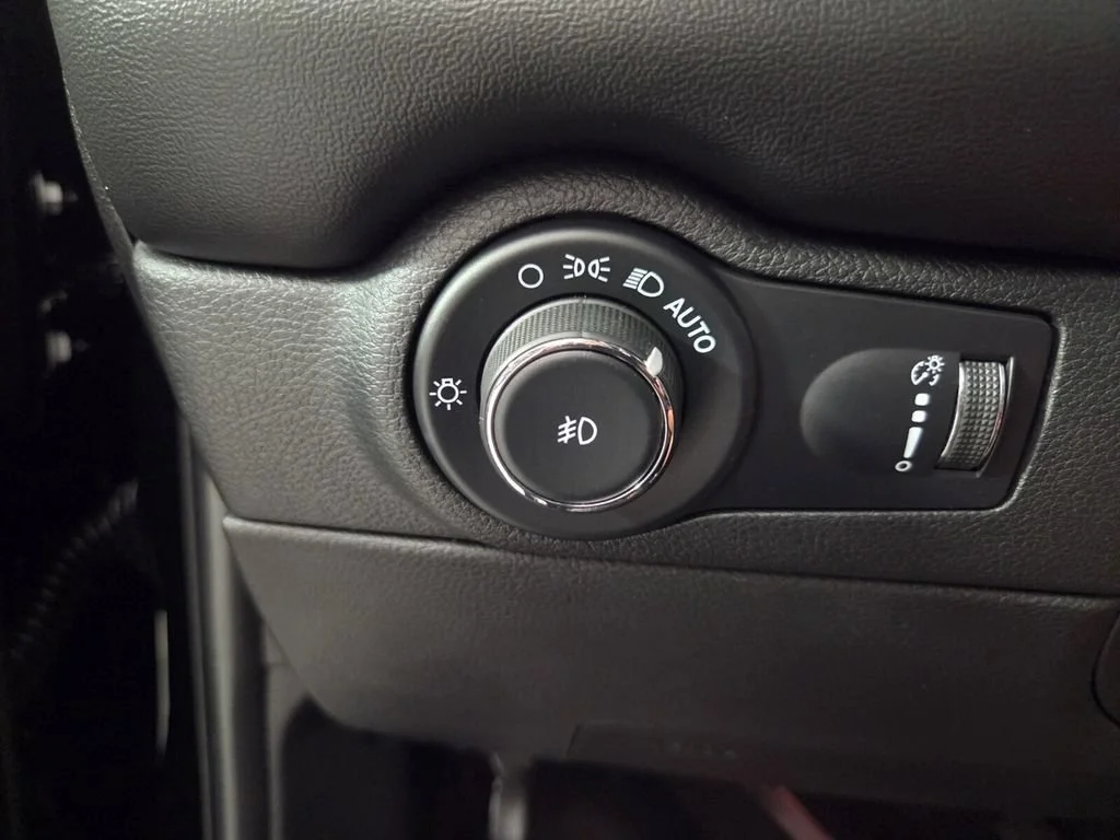 Used 2023 DB Black Clearcoat Dodge R/T Plus image 19
