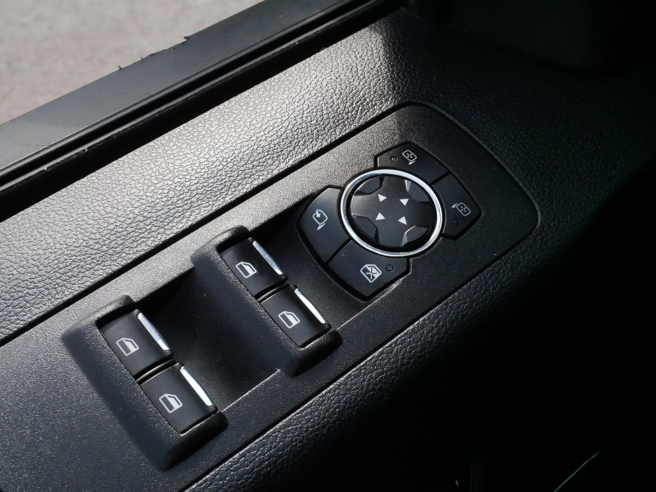 Used 2016 Shadow Black Ford Lariat image 13