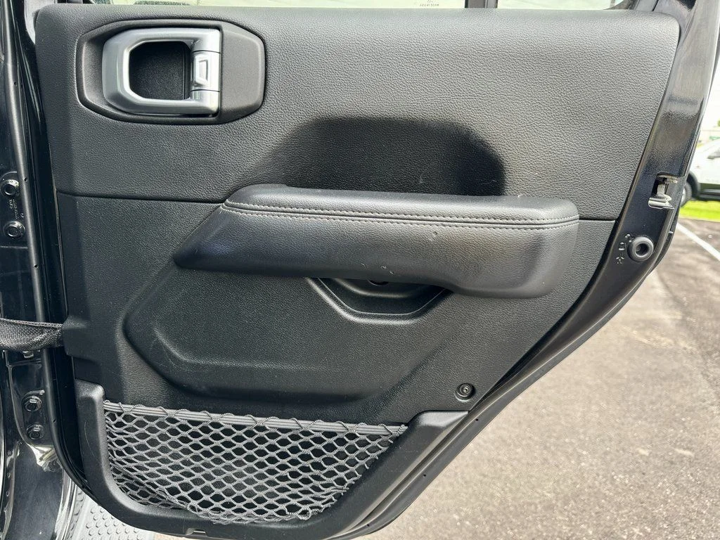 Used 2020 Black Jeep Unlimited Sahara image 19