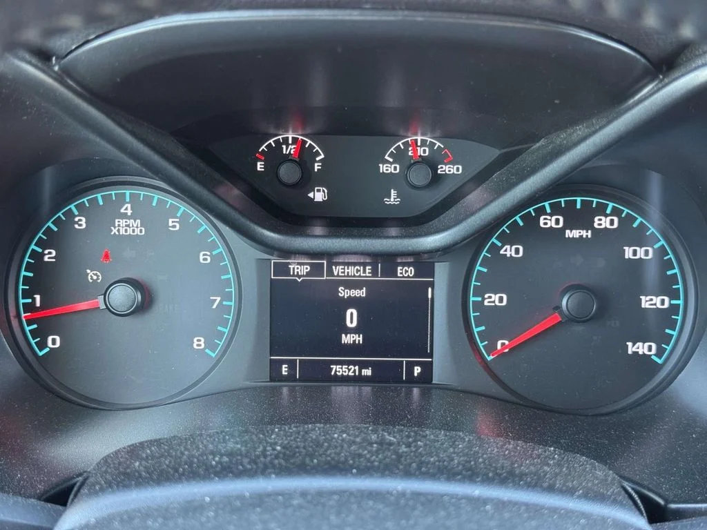Used 2022 White Chevrolet LT image 24