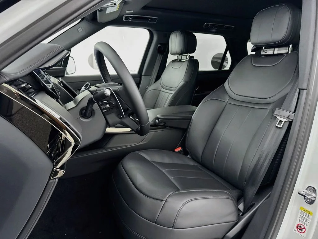 New 2026 Fuji White Land Rover Dynamic SE image 21