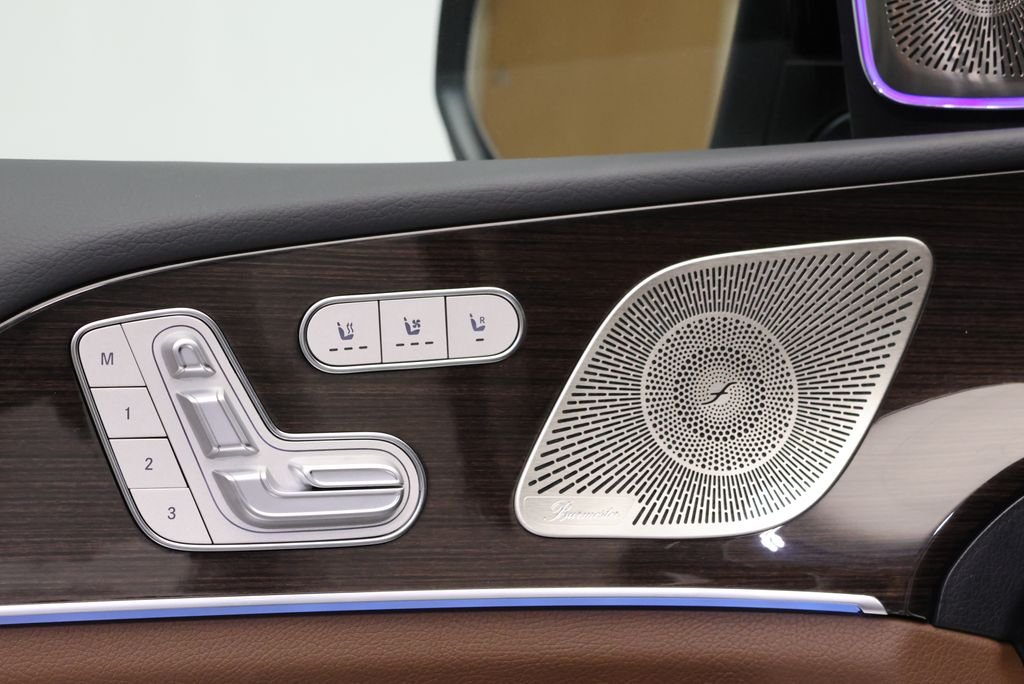 New 2026 MANUFAKTUR Moonlight White Metallic Mercedes-Benz GLS 450 image 33