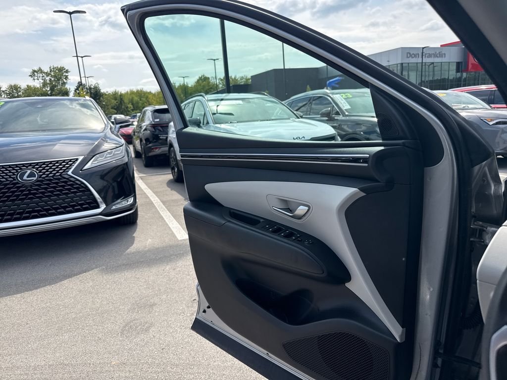 Used 2023 Silver Hyundai SEL image 12