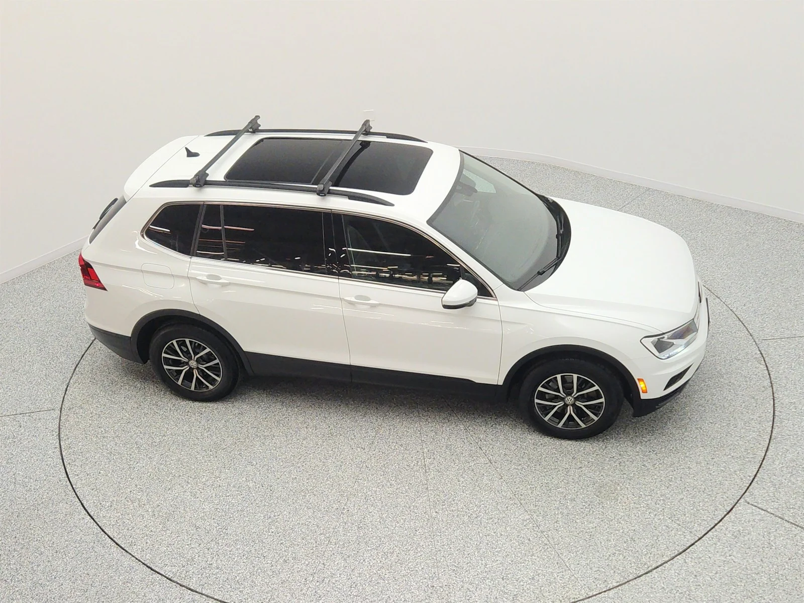 Used 2019 Pure White Volkswagen 2.0T SE FWD image 25