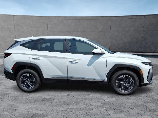 New 2026 White Hyundai Blue SE image 8