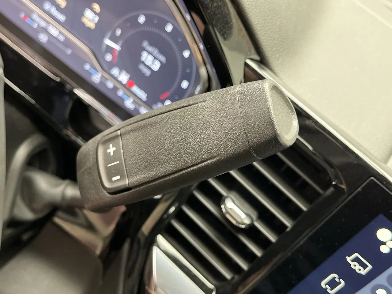 2025 GMC Sierra 1500 SLE - Photo 27