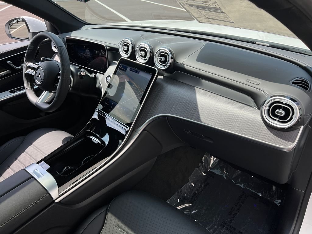 New 2026 Polar White Mercedes-Benz GLC 300 image 28