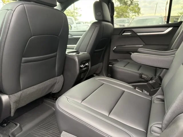 New 2026 Glacier White Tricoat GMC Elevation image 17