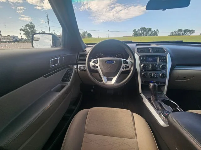 Used 2015 White Ford Base image 13