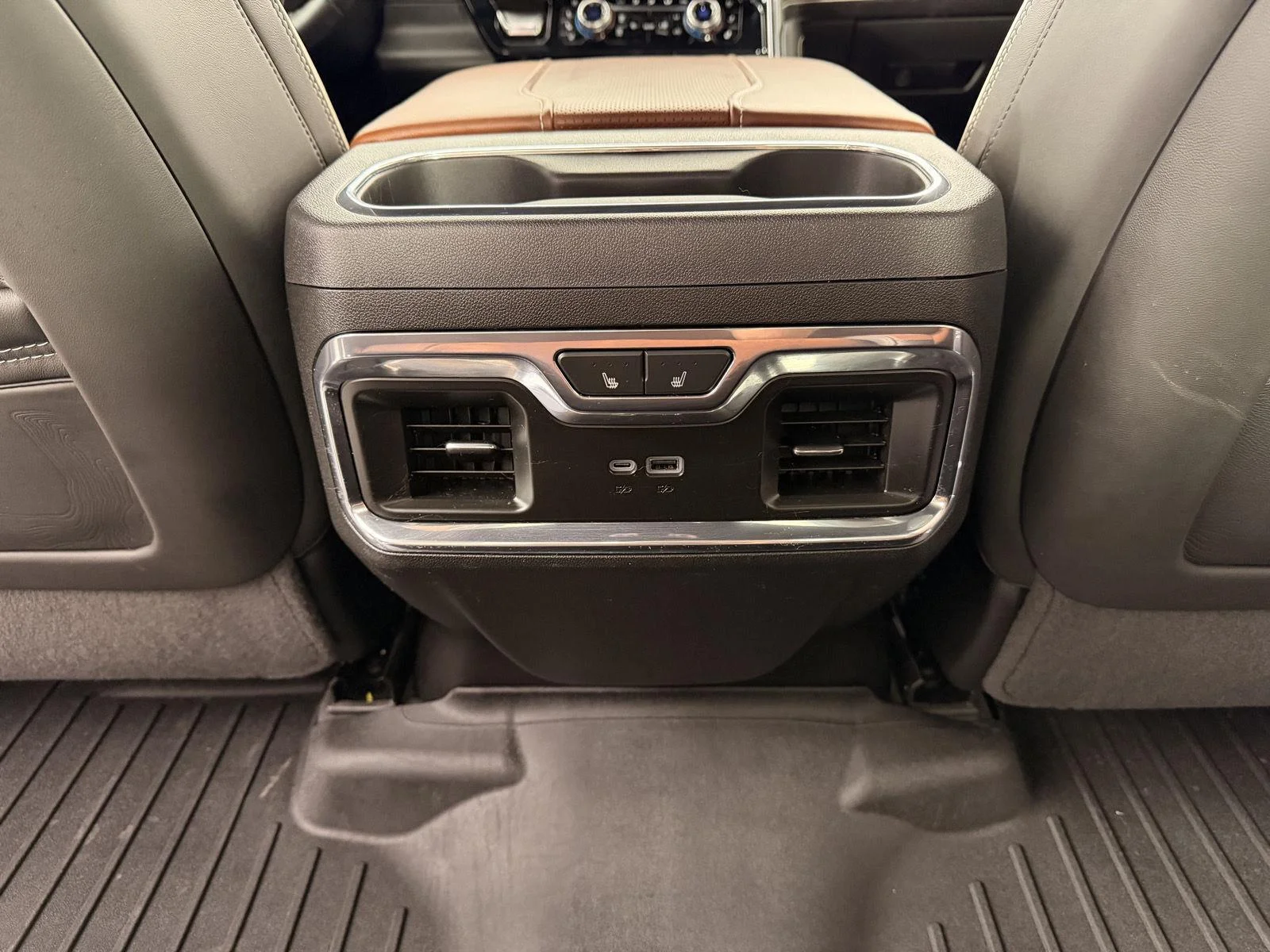 Used 2024 Onyx Black GMC Denali Ultimate image 15