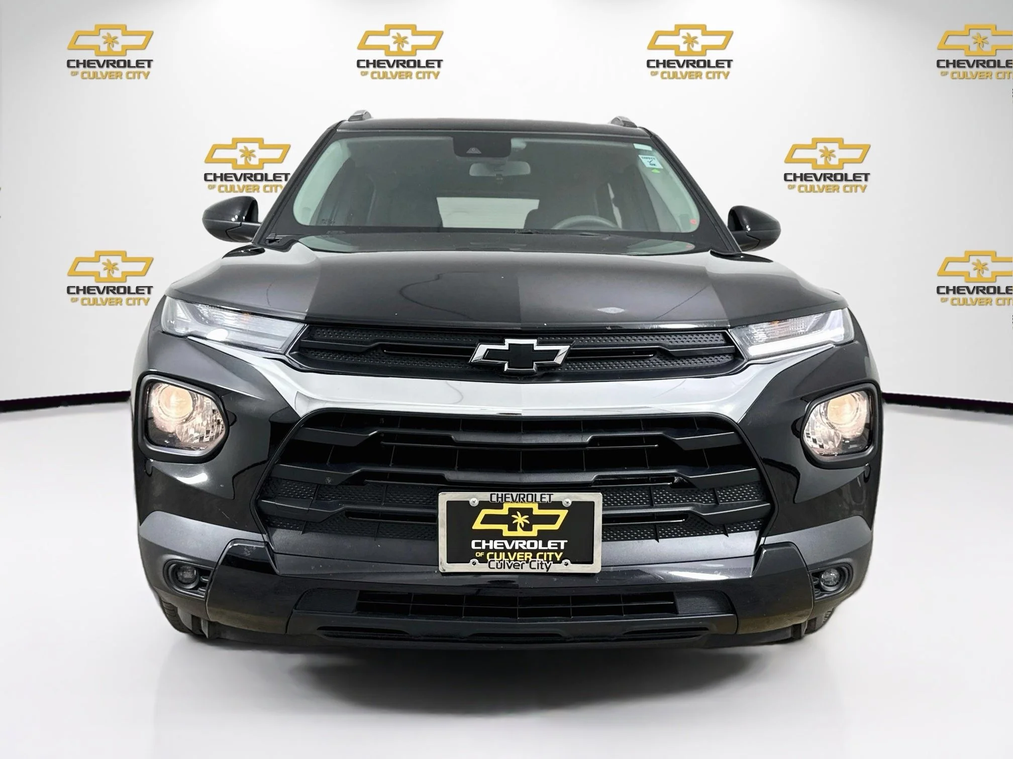 Used 2022 Mosaic Black Metallic Chevrolet LT image 2