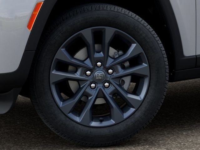 New 2026 Bright White Clear-Coat Exterior Paint Jeep  image 9