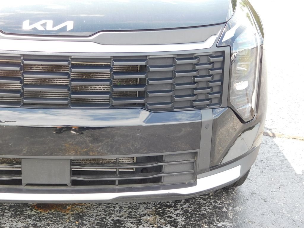 Used 2026 Ebony Black Kia LX image 9