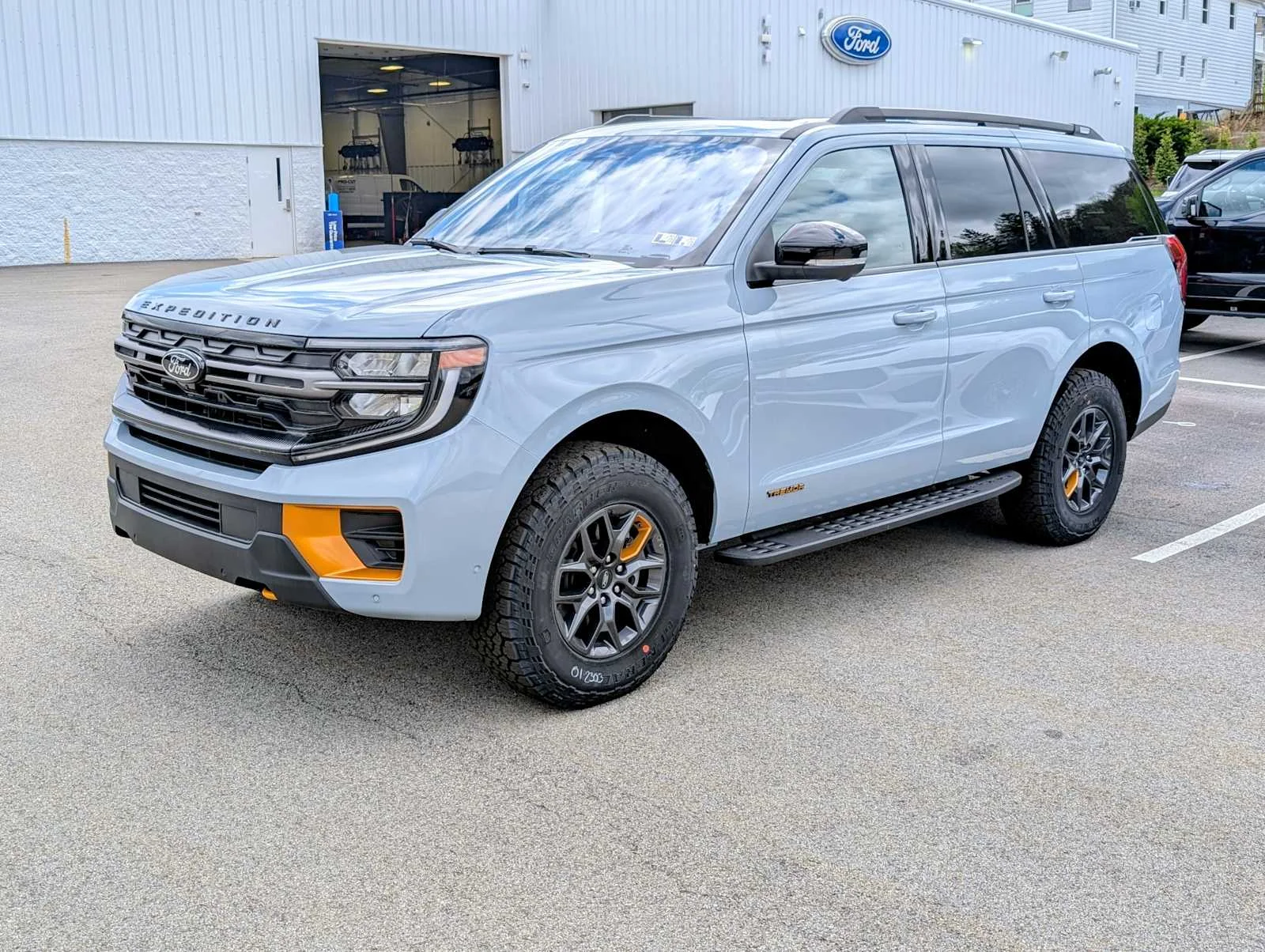 2025 Ford Expedition Tremor 4x4's photo