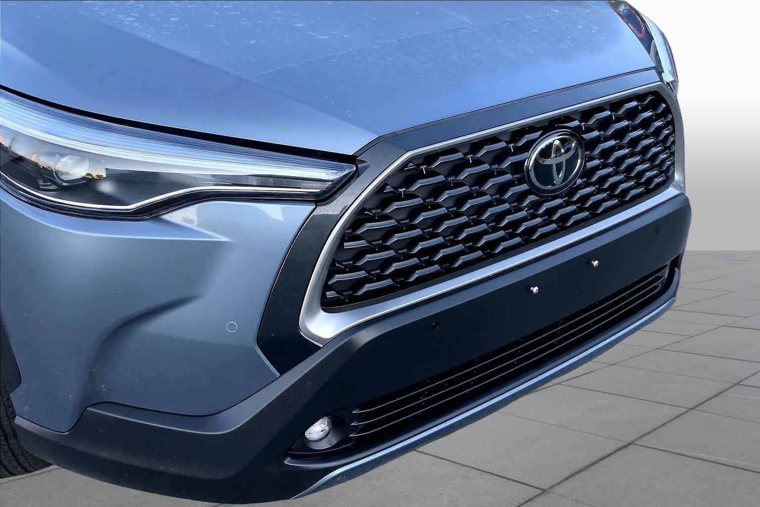 Used 2025 Celestite Toyota XLE image 27