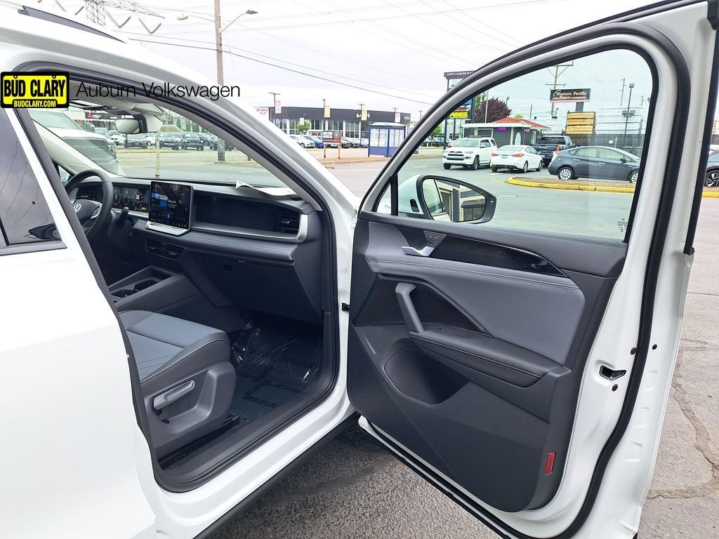 New 2026 White/off-white Volkswagen 2.0T SE image 20
