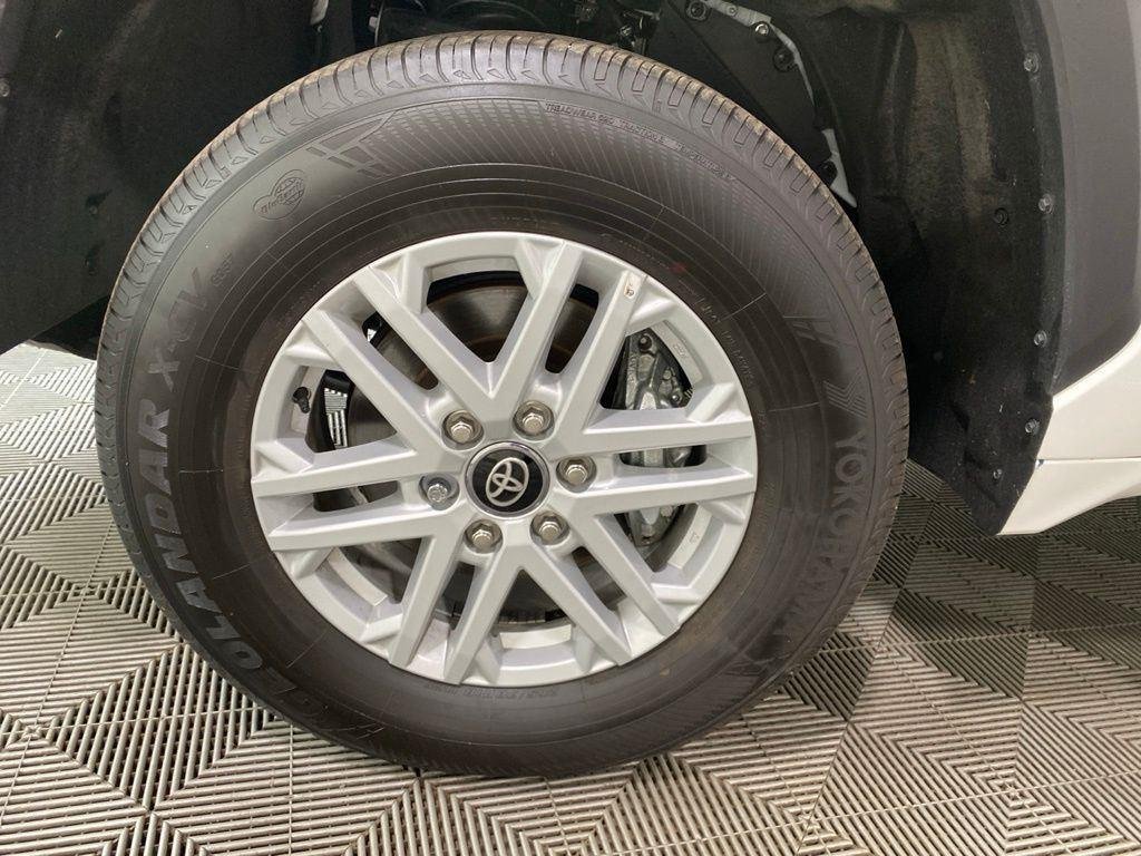 Used 2025 Ice Toyota SR5 image 19